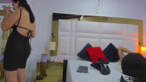 Snapshot of latin_couple20y chatting on March 2025 03:57:02 AM Johana y Santiago online show from March 2025 03:57:02 AM