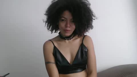 Latinacoka online show from October 2025 01:03:02 PM