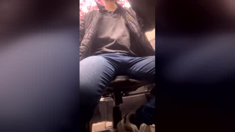 Snapshot of latinnloversxx chatting on December 2025 03:29:01 PM latinnloversxx online show from December 2025 03:29:01 PM