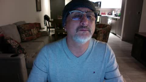 QS - INDEPENDENT MODEL online show from February 2025 05:05:01 AM