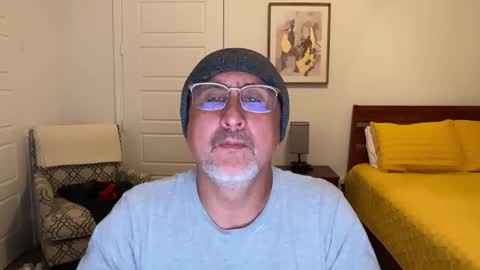 QS - INDEPENDENT MODEL online show from October 2025 03:43:02 AM