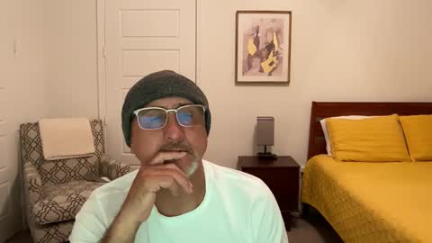 QS - INDEPENDENT MODEL online show from November 2025 03:27:01 AM