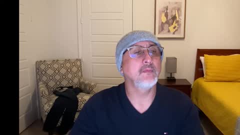 QS - INDEPENDENT MODEL online show from December 2025 04:40:02 AM