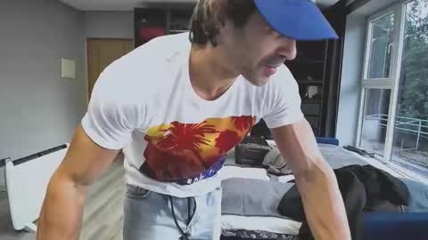 sam online show from December 2025 04:23:01 PM