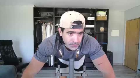 Snapshot of latino23bom chatting on March 2026 09:09:02 AM sam online show from March 2026 09:09:02 AM