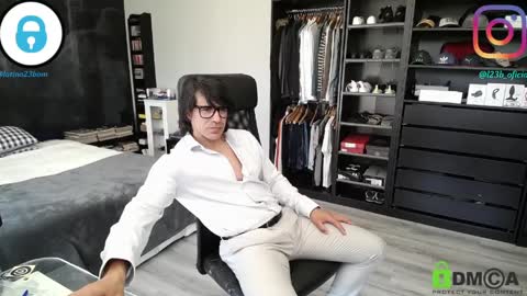 Snapshot of latino23bom chatting on April 2026 01:41:01 PM sam online show from April 2026 01:41:01 PM