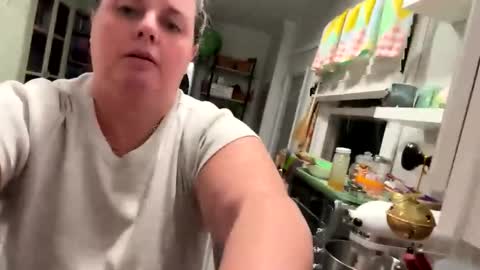 Snapshot of laulauma chatting on January 2025 12:05:02 AM LauLauMa online show from January 2025 12:05:02 AM