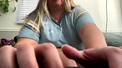 Snapshot of laulauma chatting on January 2025 06:44:01 PM LauLauMa online show from January 2025 06:44:01 PM
