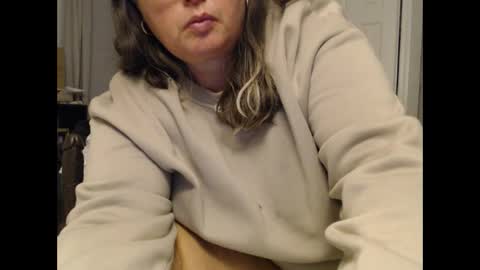 LauLauMa online show from November 2025 12:21:01 AM