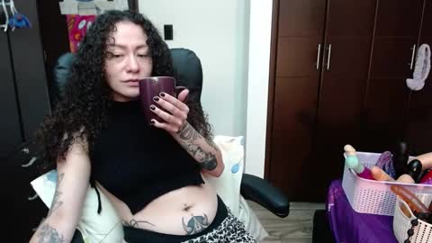 Snapshot of laura_anal_ chatting on January 2025 06:52:01 PM Wen online show from January 2025 06:52:01 PM