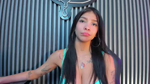 Snapshot of laura_aristizabal_19 chatting on December 2024 06:42:01 PM Laura online show from December 2024 06:42:01 PM