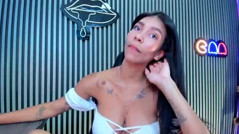 Snapshot of laura_aristizabal_19 chatting on January 2025 04:37:02 PM Laura online show from January 2025 04:37:02 PM