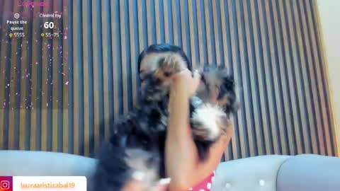 Snapshot of laura_aristizabal_19 chatting on February 2025 07:44:02 PM Laura online show from February 2025 07:44:02 PM