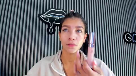 Snapshot of laura_aristizabal_19 chatting on February 2025 12:47:01 PM Laura online show from February 2025 12:47:01 PM