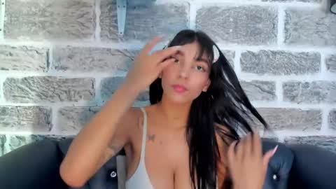 Snapshot of laura_aristizabal_19 chatting on March 2025 03:53:01 PM Laura online show from March 2025 03:53:01 PM