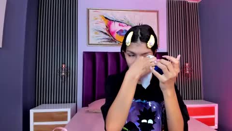 Snapshot of laura_aristizabal_19 chatting on March 2025 12:47:01 PM Laura online show from March 2025 12:47:01 PM