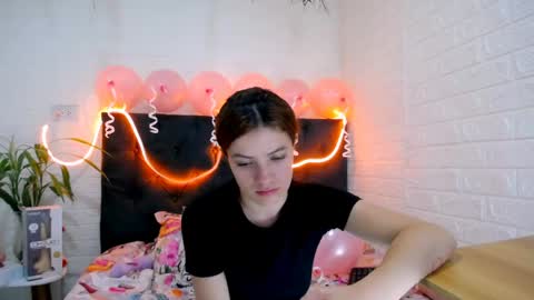 Snapshot of laura_candy02 chatting on April 2026 03:16:02 PM LAURA online show from April 2026 03:16:02 PM
