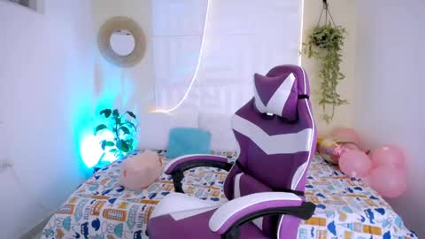 Snapshot of laura_candy02 chatting on May 2026 02:00:02 PM LAURA online show from May 2026 02:00:02 PM