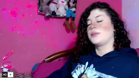 weedcam Curly Laura OF    online show from April 2026 11:21:01 AM