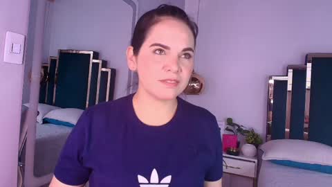 Snapshot of laura_hotties chatting on May 2026 01:07:02 PM laura hotties online show from May 2026 01:07:02 PM