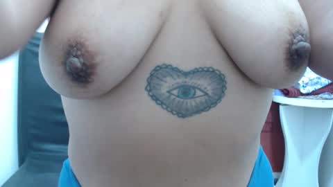  Laura  online show from October 2025 02:24:02 PM