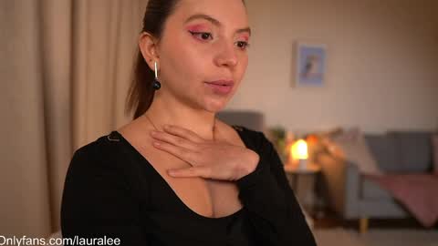 Snapshot of laura_lee chatting on May 2026 01:34:01 AM Laura Lee. online show from May 2026 01:34:01 AM