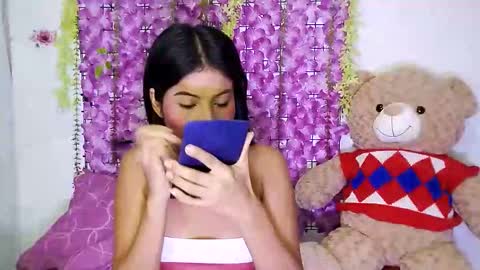 laura_rey_26 online show from April 2026 12:33:01 AM