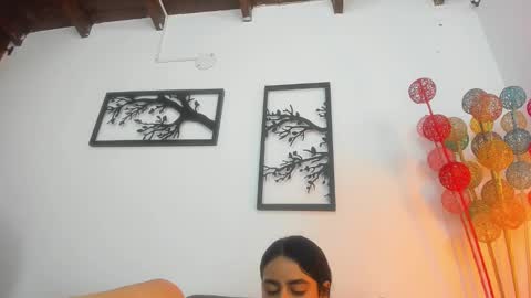 Snapshot of laura_soe chatting on March 2025 08:03:02 PM LAURA SOE online show from March 2025 08:03:02 PM