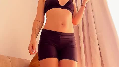 LAURA SOE online show from January 2026 06:02:02 PM