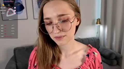 Snapshot of lauracollins__ chatting on June 2026 02:16:01 PM May online show from June 2026 02:16:01 PM