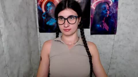 Snapshot of lauradre_ chatting on July 2026 09:33:02 AM Laura online show from July 2026 09:33:02 AM
