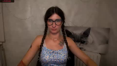 Snapshot of lauradre_ chatting on July 2026 07:33:01 AM Laura online show from July 2026 07:33:01 AM