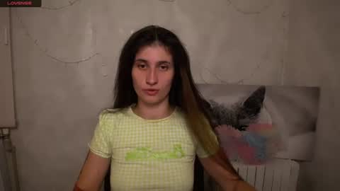 Snapshot of lauradre_ chatting on July 2026 10:44:02 AM Laura online show from July 2026 10:44:02 AM