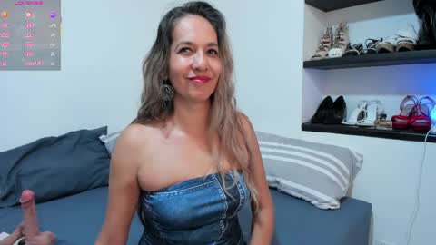 Laura online show from May 2026 07:09:02 PM