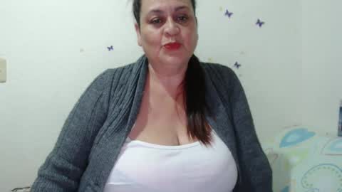 Snapshot of laurahotxx chatting on February 2025 10:09:02 PM LAURA online show from February 2025 10:09:02 PM