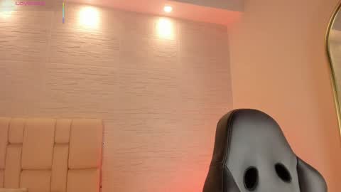 Snapshot of laurakane_ chatting on April 2026 11:54:02 AM laura kane online show from April 2026 11:54:02 AM