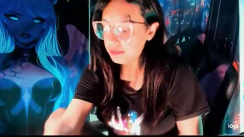 lauraohana online show from December 2025 10:24:01 AM