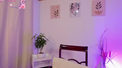 Laurita Aries  online show from October 2025 10:21:01 AM