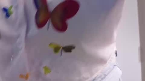 Laura online show from November 2025 09:27:01 PM