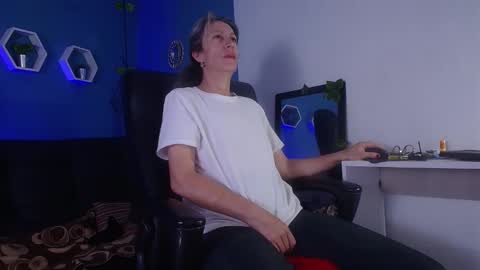 Laura Sofia online show from March 2026 11:18:01 PM