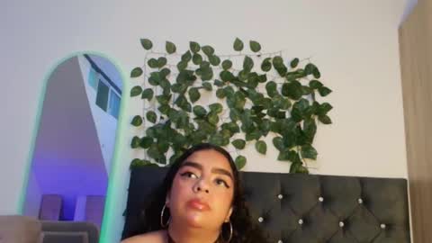 Snapshot of lauravince4195 chatting on May 2026 10:18:02 PM laura online show from May 2026 10:18:02 PM
