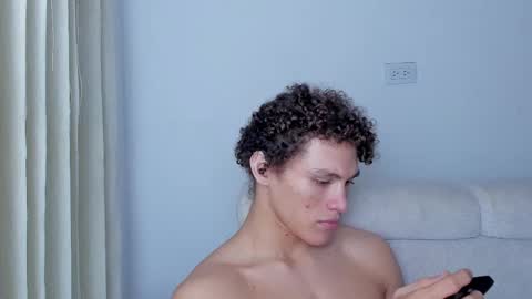 Snapshot of laureent__ chatting on February 2025 11:17:02 AM Laureent online show from February 2025 11:17:02 AM