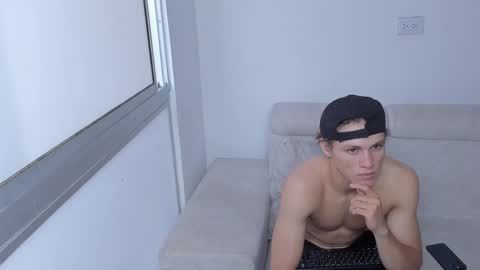 Snapshot of laureent__ chatting on February 2025 09:20:02 PM Laureent online show from February 2025 09:20:02 PM