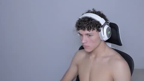 Snapshot of laureent__ chatting on October 2025 03:04:01 AM Laureent online show from October 2025 03:04:01 AM