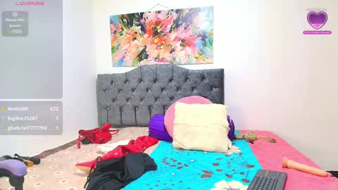 Lauren online show from February 2025 10:19:02 PM