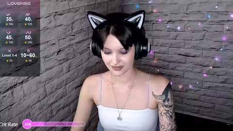 Snapshot of lauren_raquel chatting on December 2024 09:00:01 PM Eva online show from December 2024 09:00:01 PM