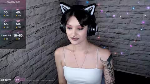Snapshot of lauren_raquel chatting on December 2024 06:06:02 PM Eva online show from December 2024 06:06:02 PM