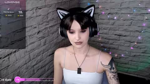 Snapshot of lauren_raquel chatting on December 2024 05:16:01 PM Eva online show from December 2024 05:16:01 PM