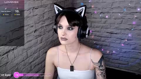 Snapshot of lauren_raquel chatting on December 2024 03:20:02 PM Eva online show from December 2024 03:20:02 PM