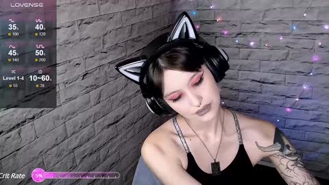 Snapshot of lauren_raquel chatting on January 2025 03:08:02 PM Eva online show from January 2025 03:08:02 PM